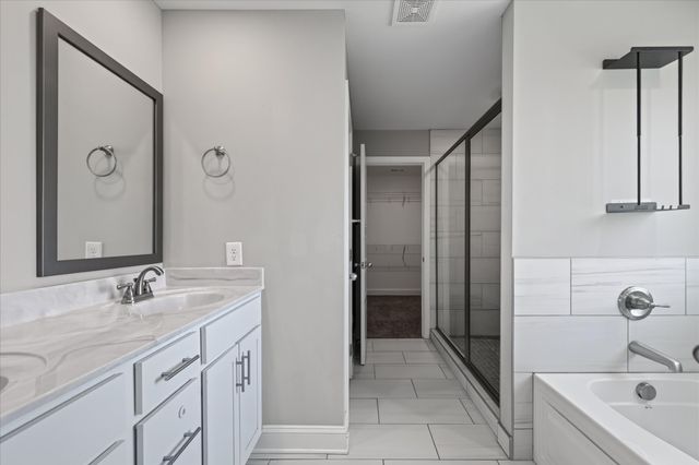 1061 Whitney Dr, Clarksville, TN 37042