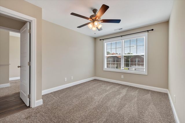 1061 Whitney Dr, Clarksville, TN 37042