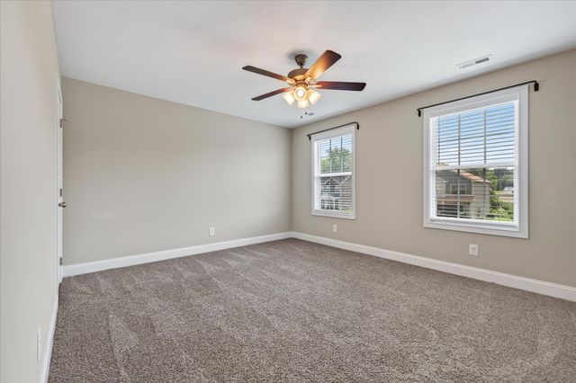 1061 Whitney Dr, Clarksville, TN 37042