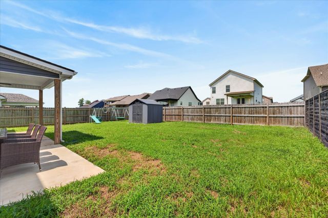 1061 Whitney Dr, Clarksville, TN 37042