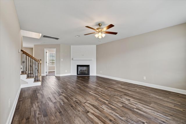 1061 Whitney Dr, Clarksville, TN 37042