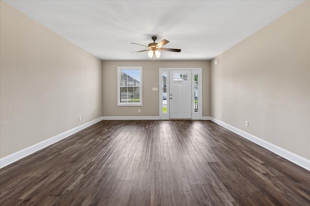 1061 Whitney Dr, Clarksville, TN 37042