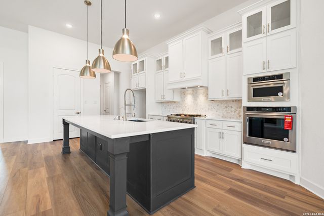 239 Legend Park, Castroville, TX 78009