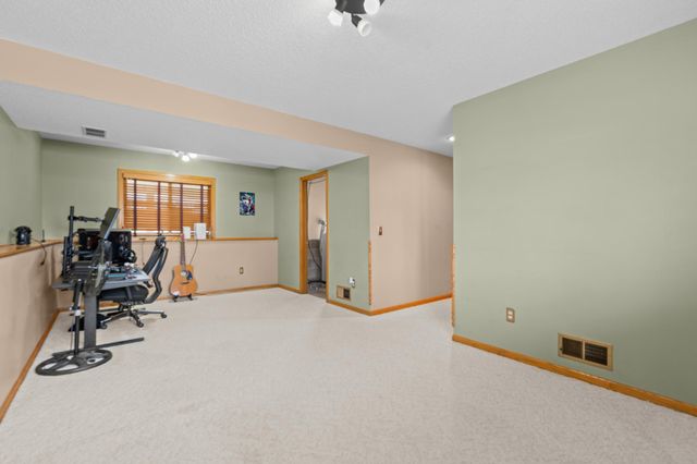 6709 110th Avenue N, Champlin, MN 55316