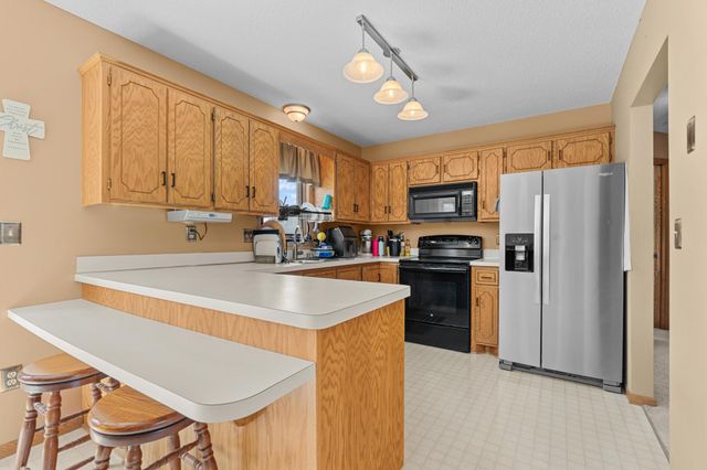 6709 110th Avenue N, Champlin, MN 55316