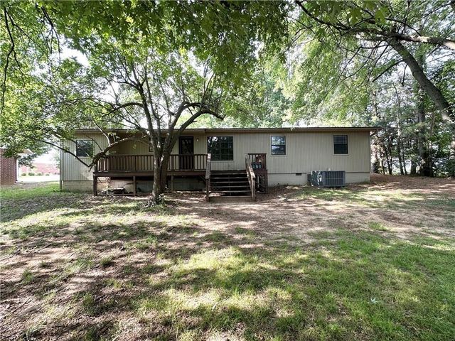 2201 W Deane Street, Fayetteville, AR 72703