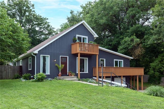 124 Johnson Road, Liberty, MO 64068
