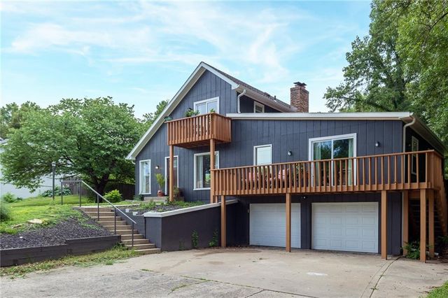 124 Johnson Road, Liberty, MO 64068