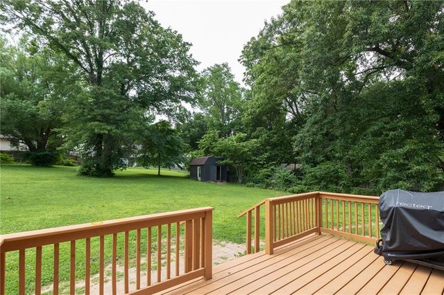 124 Johnson Road, Liberty, MO 64068