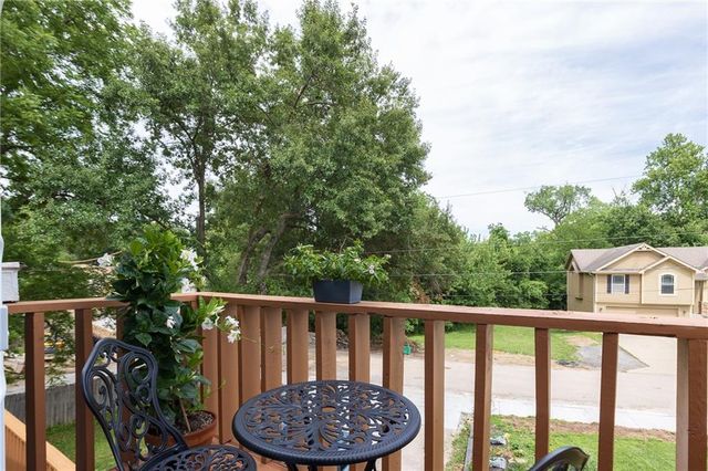 124 Johnson Road, Liberty, MO 64068