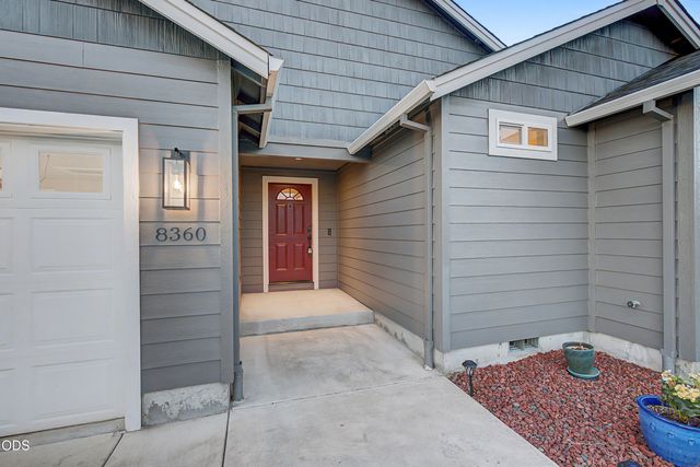 8360 Kyra Lane, White City, OR 97503