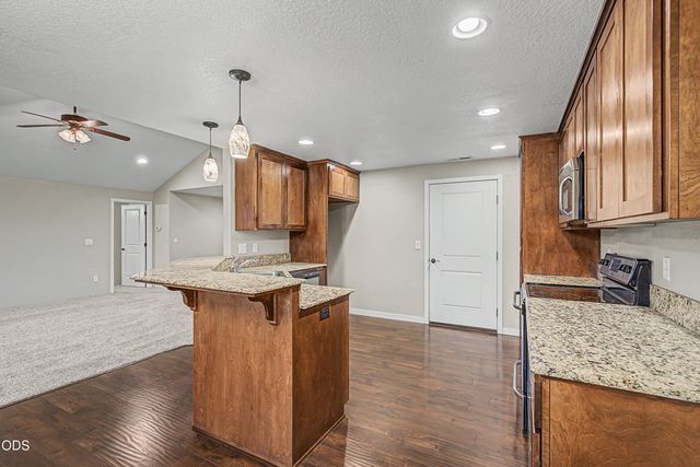 8360 Kyra Lane, White City, OR 97503