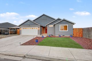 8360 Kyra Lane, White City, OR 97503