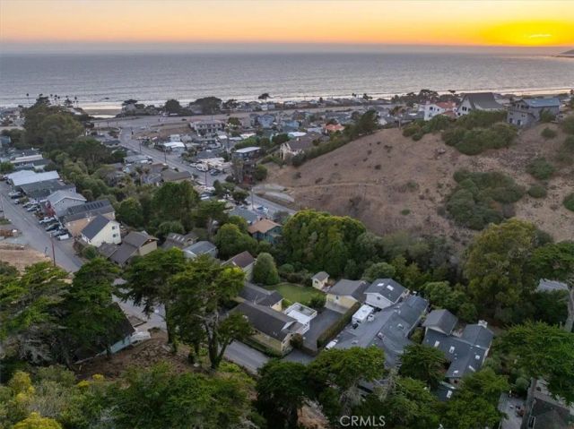 475 Hacienda Drive, Cayucos, CA 93430