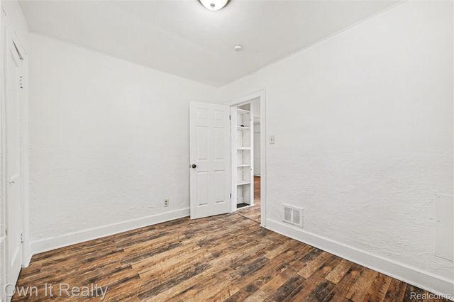 6065 Plainview Avenue, Detroit, MI 48228