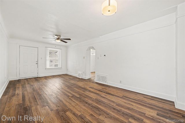 6065 Plainview Avenue, Detroit, MI 48228