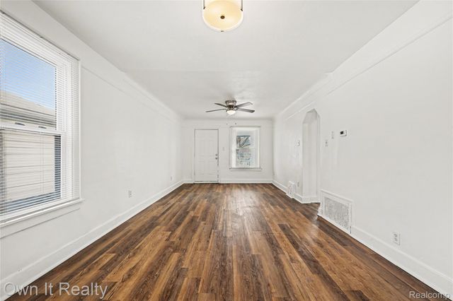 6065 Plainview Avenue, Detroit, MI 48228