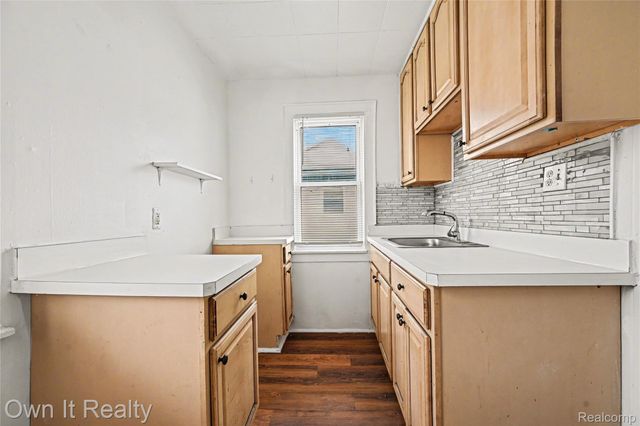 6065 Plainview Avenue, Detroit, MI 48228