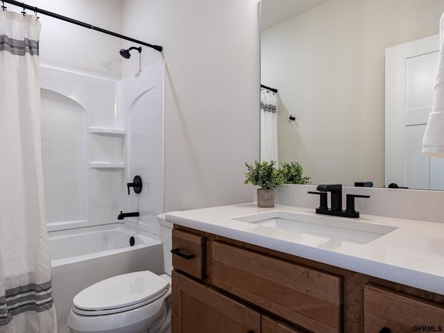 21706 Parkview Drive, Gretna, NE 68028