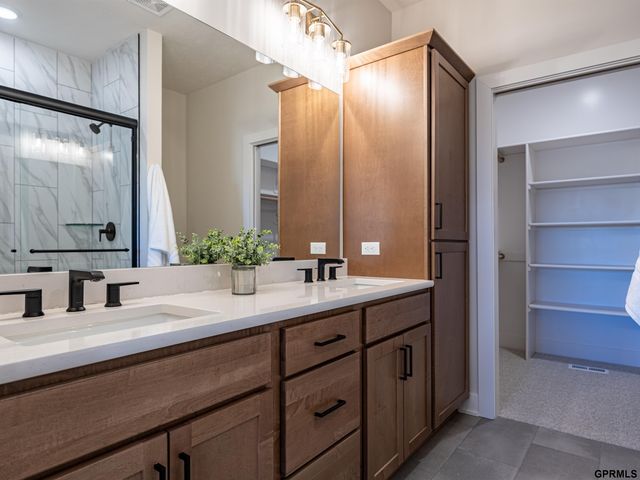 21706 Parkview Drive, Gretna, NE 68028