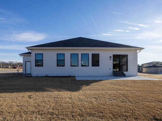21706 Parkview Drive, Gretna, NE 68028
