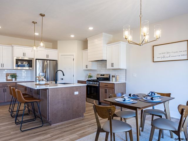 21706 Parkview Drive, Gretna, NE 68028