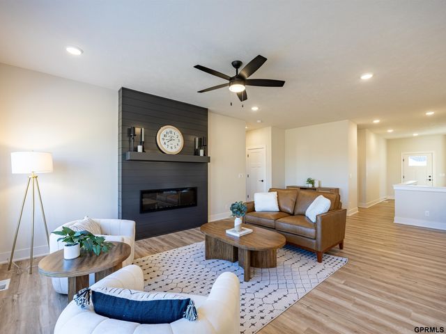 21706 Parkview Drive, Gretna, NE 68028