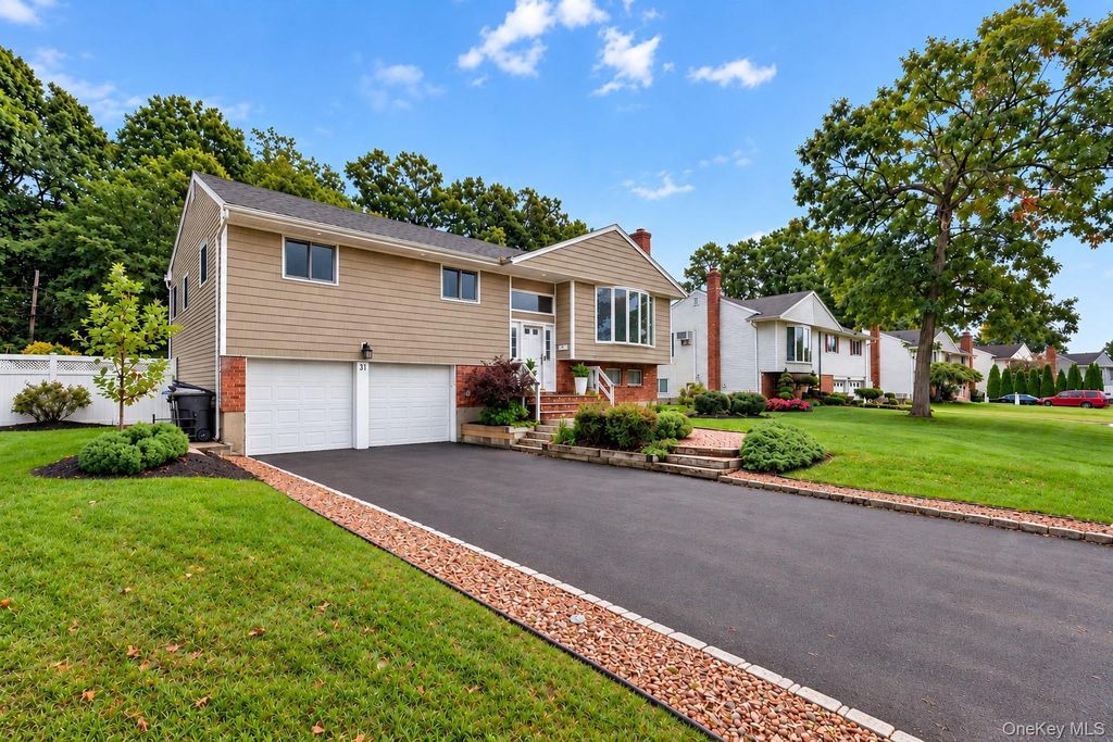 31 Sterling Lane, Smithtown, NY 11787 — photo 2