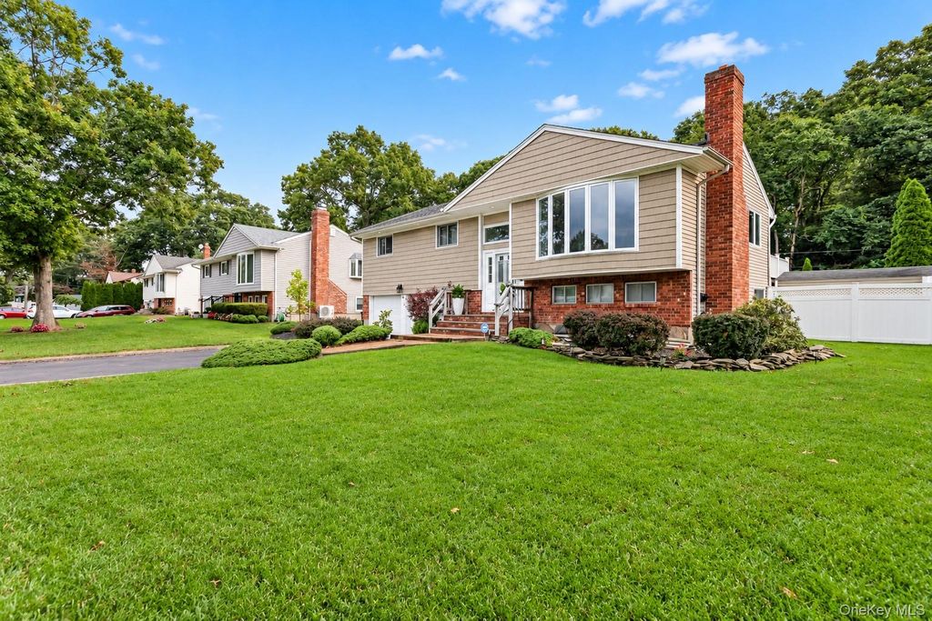 31 Sterling Lane, Smithtown, NY 11787 — photo 3