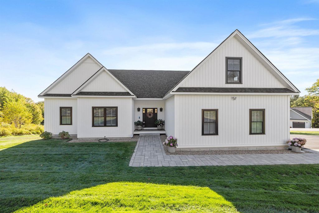 10 Lindsey Lane, Meredith, NH 03253