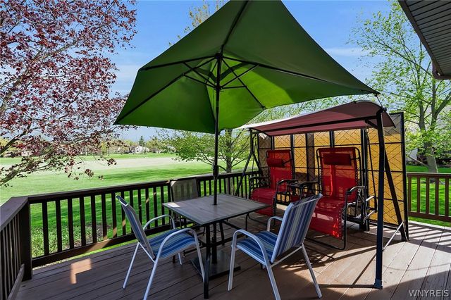 252 Old Meadow Drive, Amherst, NY 14051