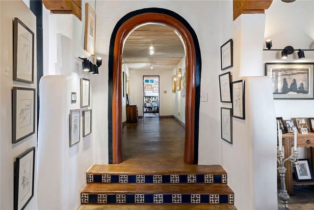 27 San Marcos Road W, Santa Fe, NM 87508