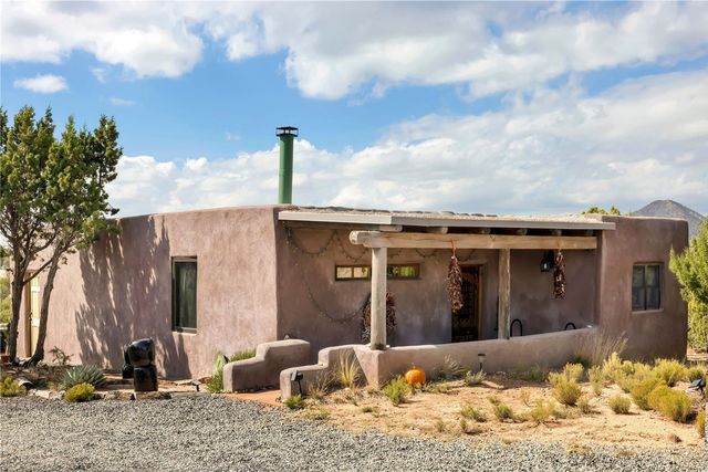 27 San Marcos Road W, Santa Fe, NM 87508