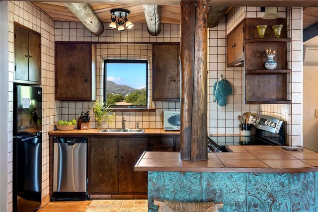 27 San Marcos Road W, Santa Fe, NM 87508