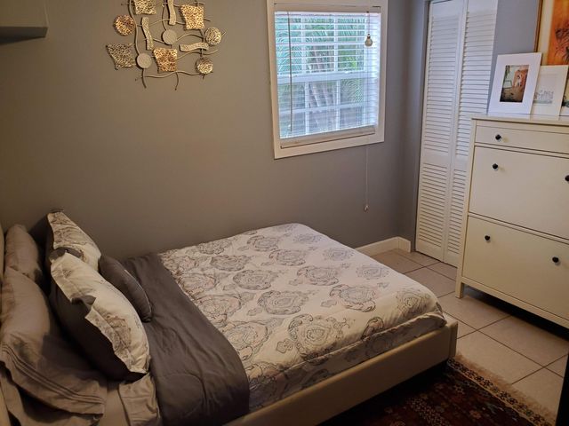 415 NE 8th Avenue Cottage on alley, Fort Lauderdale, FL 33301
