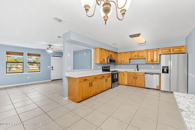 215 Hagerstown Street SW, Palm Bay, FL 32908