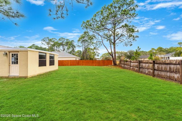 215 Hagerstown Street SW, Palm Bay, FL 32908