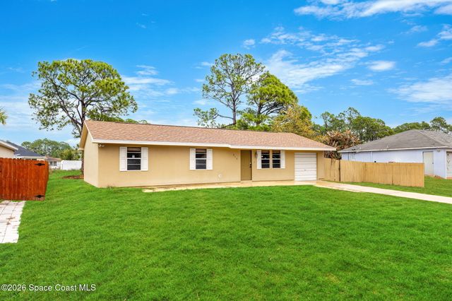 215 Hagerstown Street SW, Palm Bay, FL 32908