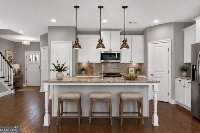 1055 Johnson Grove, Atlanta, GA 30318
