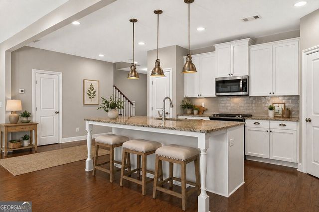1055 Johnson Grove, Atlanta, GA 30318