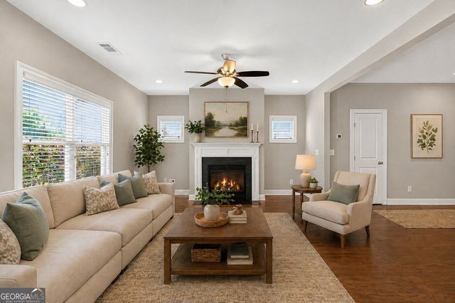 1055 Johnson Grove, Atlanta, GA 30318