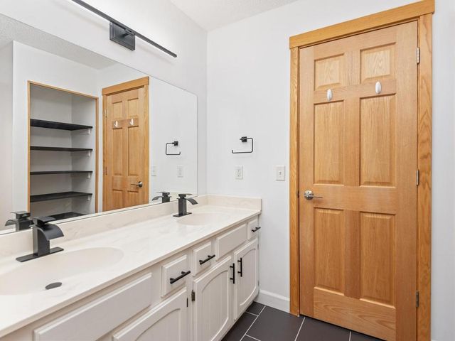 11335 40th Avenue N, Plymouth, MN 55441