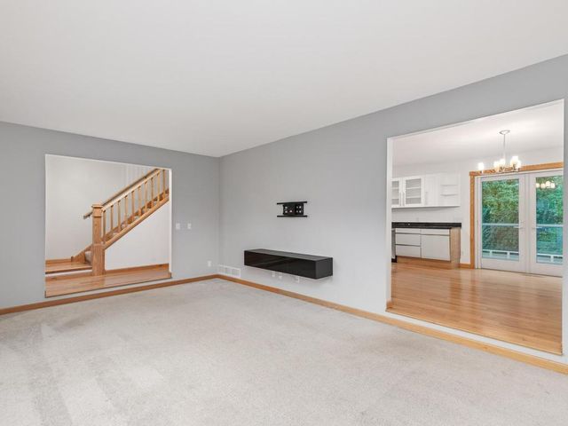 11335 40th Avenue N, Plymouth, MN 55441
