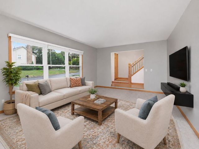 11335 40th Avenue N, Plymouth, MN 55441