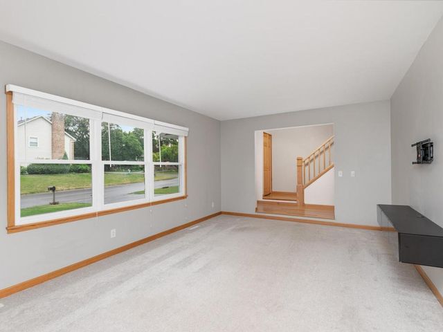 11335 40th Avenue N, Plymouth, MN 55441