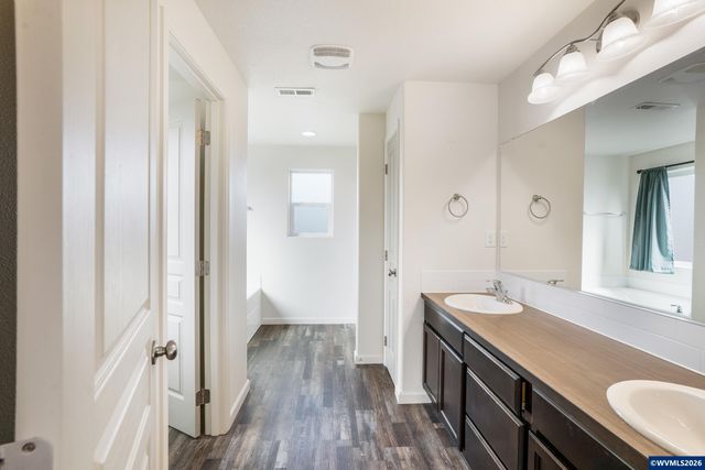 4680 Glacier Meadows Lp, Springfield, OR 97478