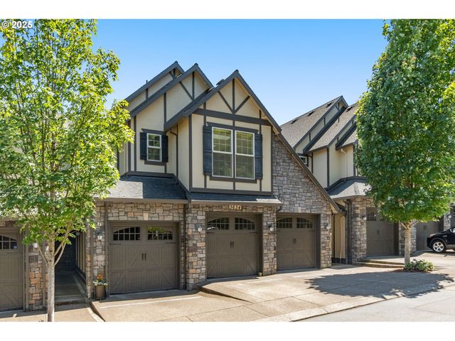 3634 Sw BAIRD St 9, Portland, OR 97219