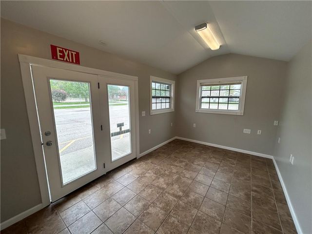 102 W Lawrence Street, Kearney, MO 64060