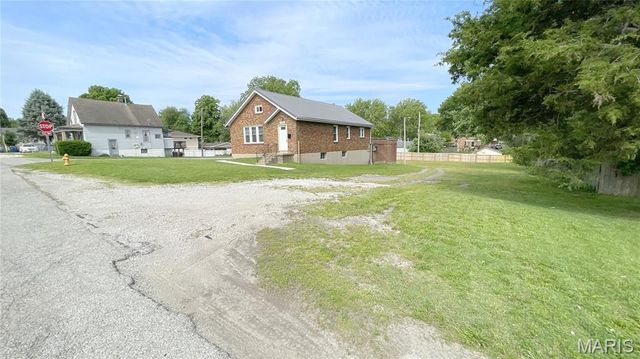 755 Pardella Avenue, St Louis, MO 63125
