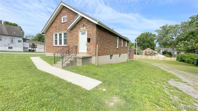 755 Pardella Avenue, St Louis, MO 63125